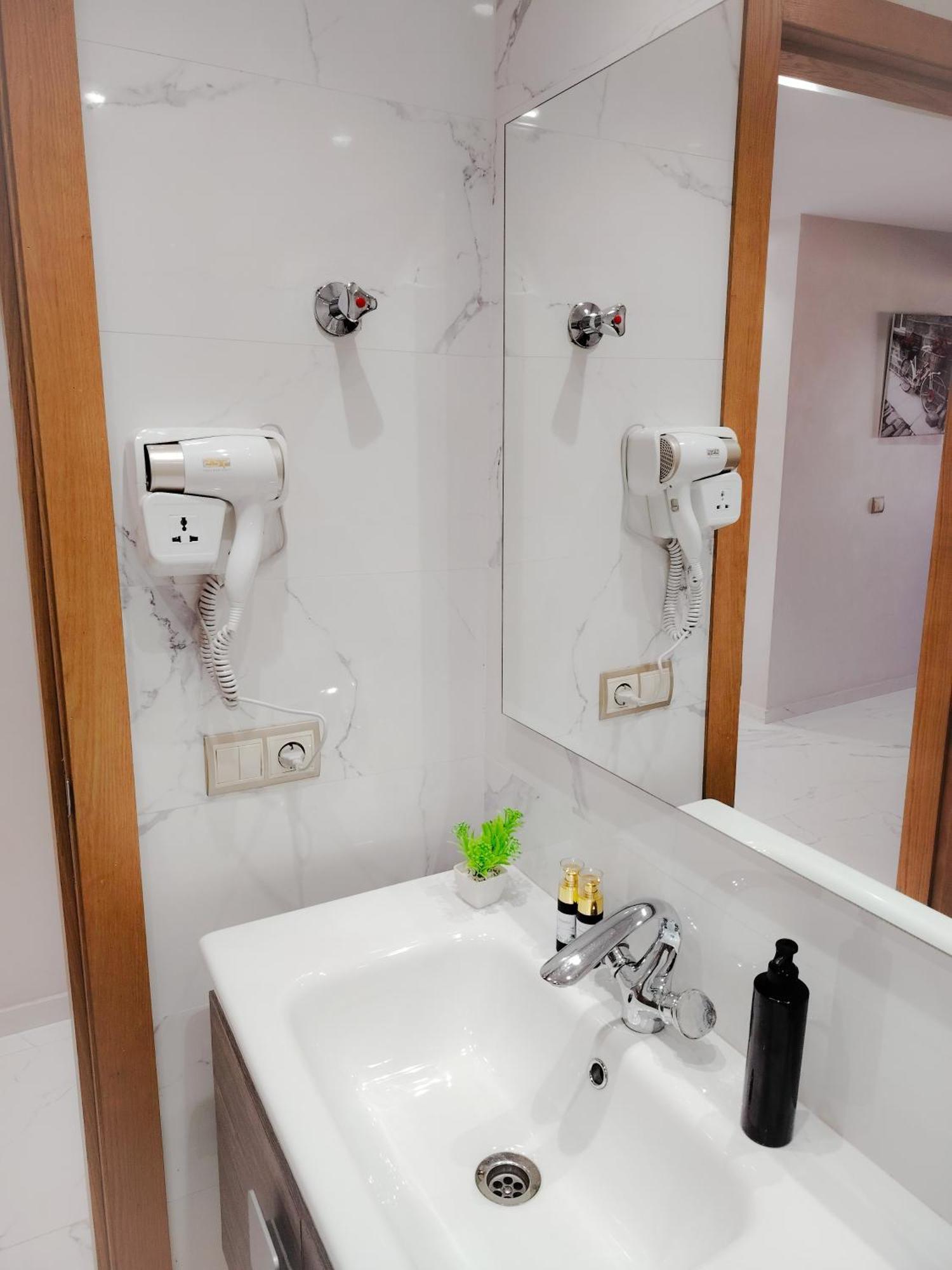 Super Apartement Totalement Neuf Et Climatise A Cote Du Centre Commercial Marjane M2 Танжер Экстерьер фото